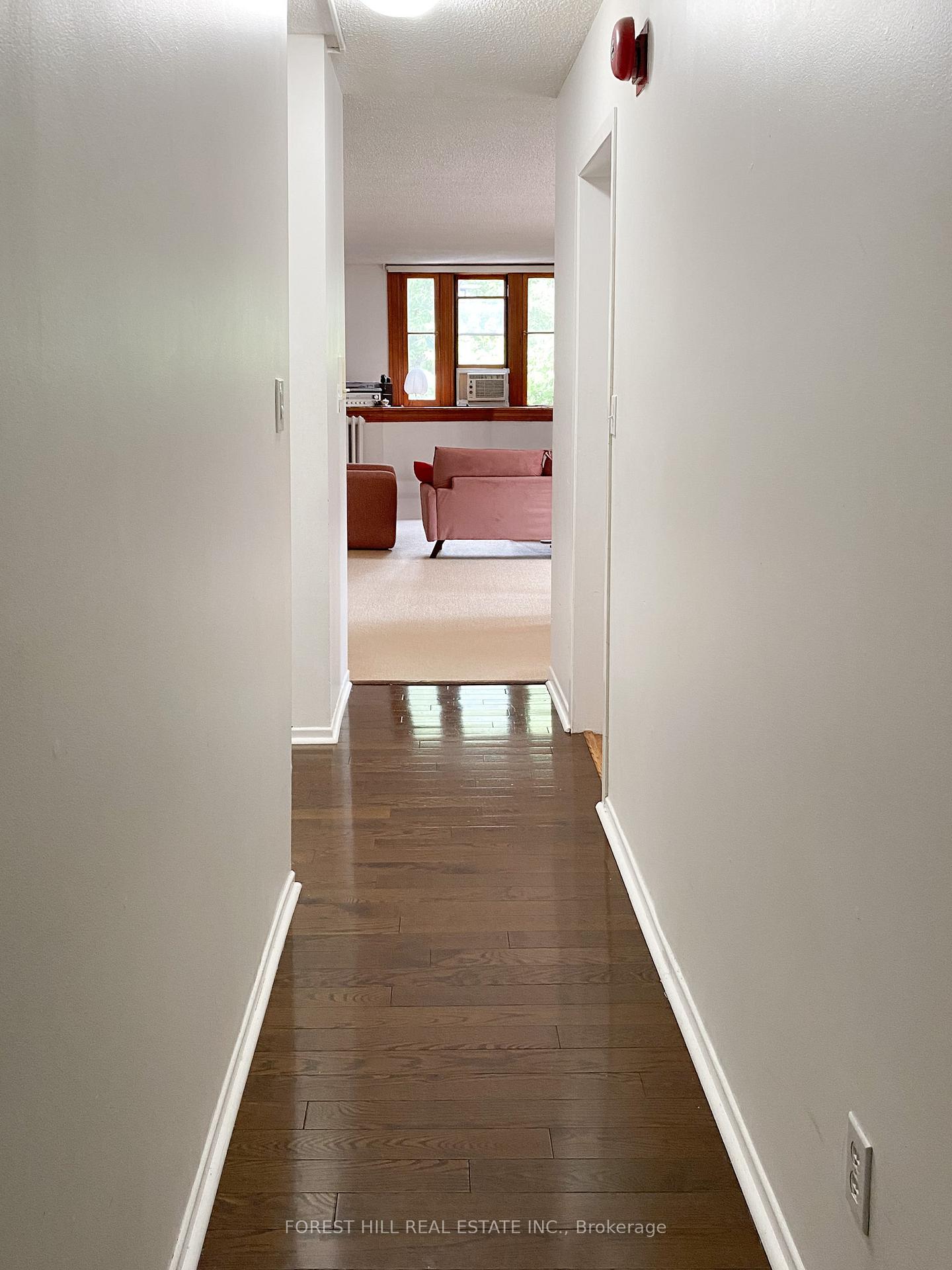 Photo 3 of Unit 5, 72 Walmer Road, Toronto, The Annex — HOMEH