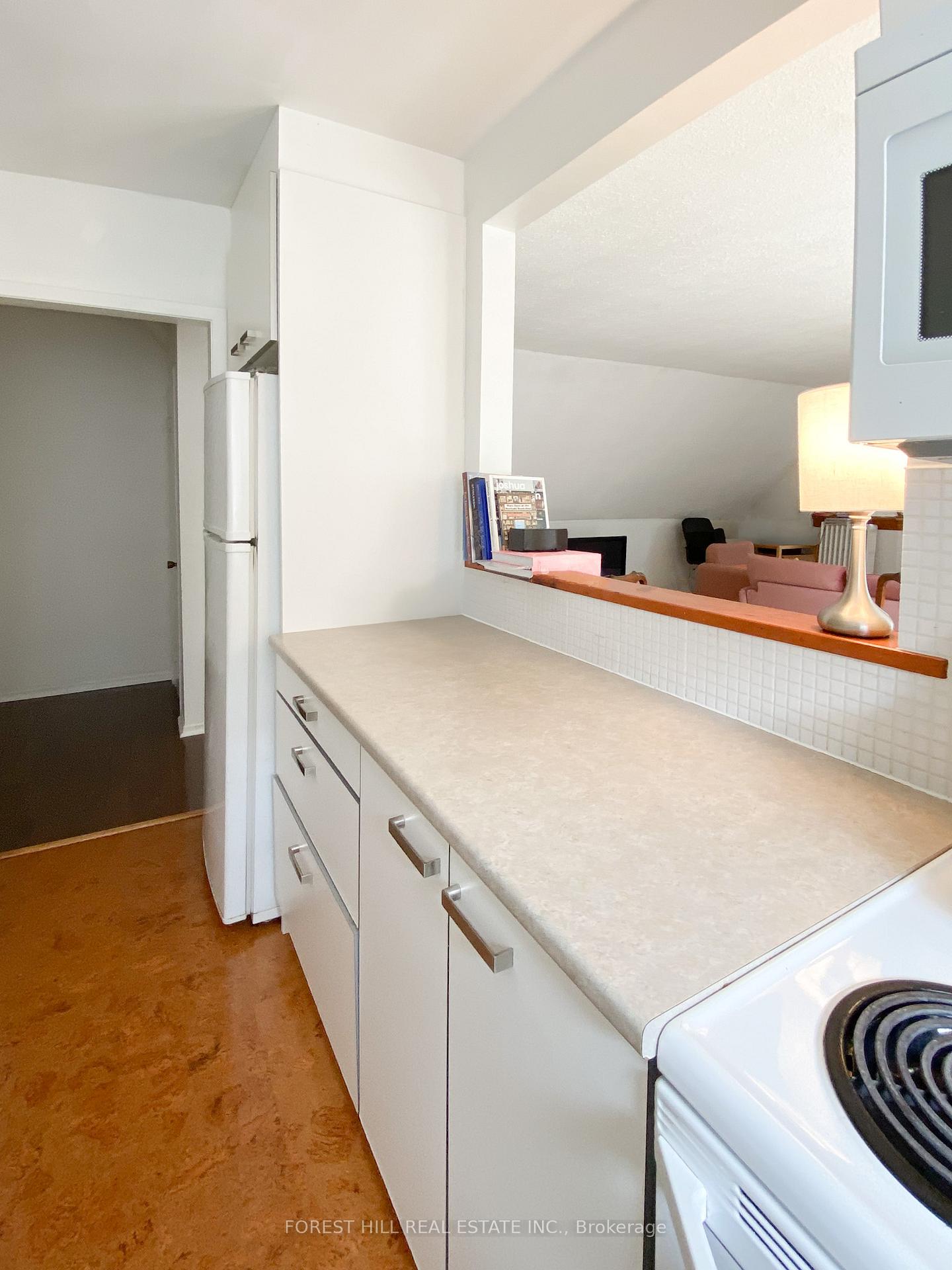 Photo 5 of Unit 5, 72 Walmer Road, Toronto, The Annex — HOMEH