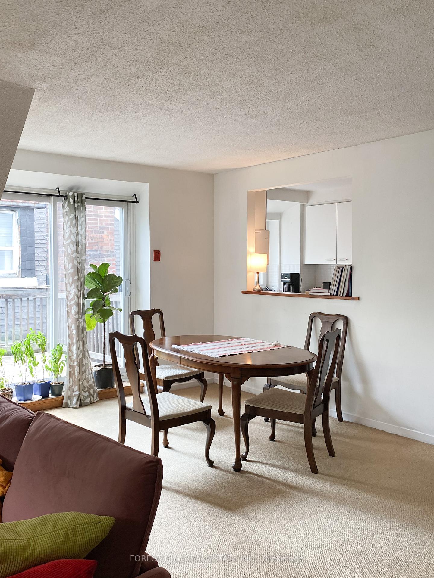Photo 2 of Unit 5, 72 Walmer Road, Toronto, The Annex — HOMEH