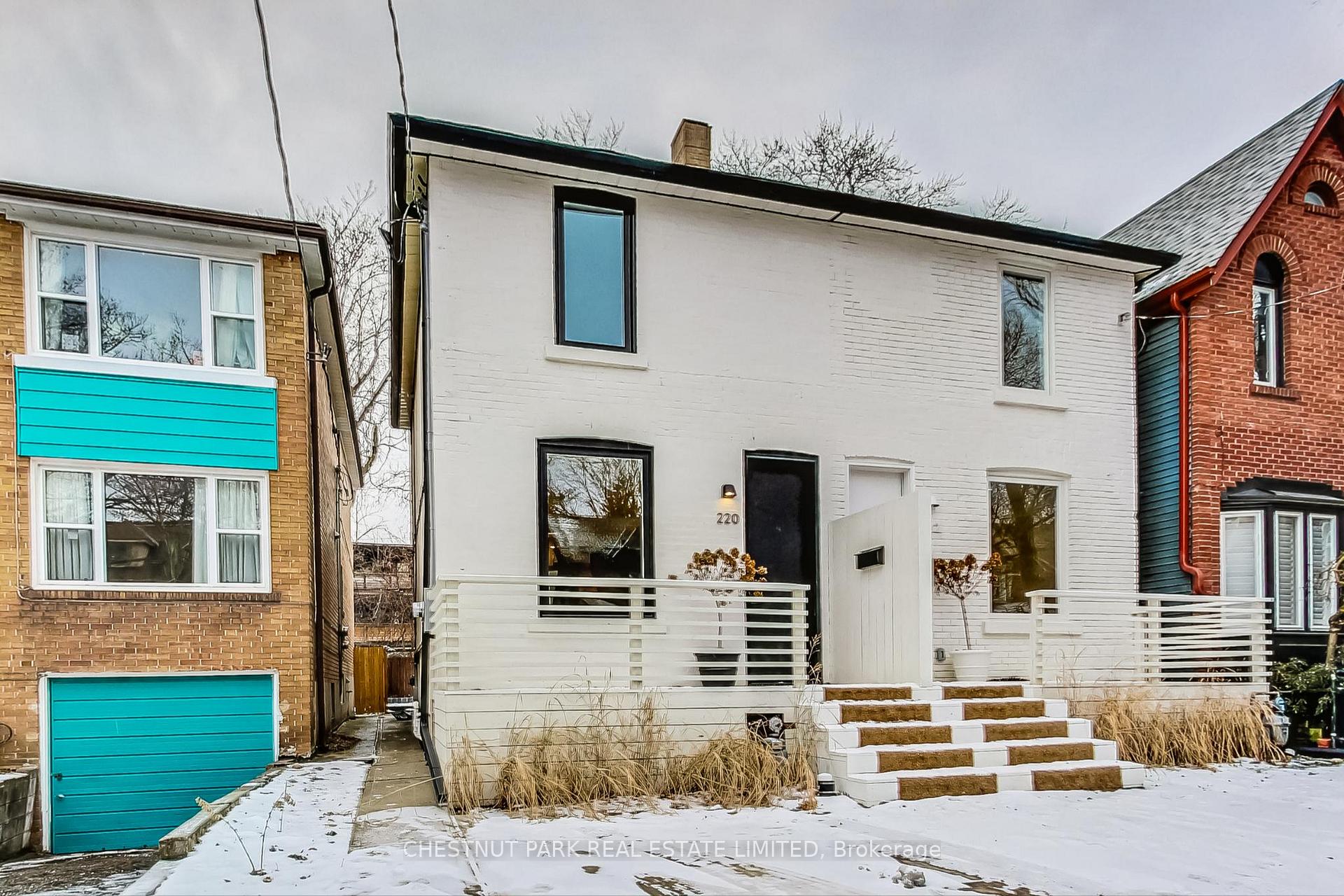 Photo 4 of 220 Albany Avenue, Toronto, The Annex — HOMEH
