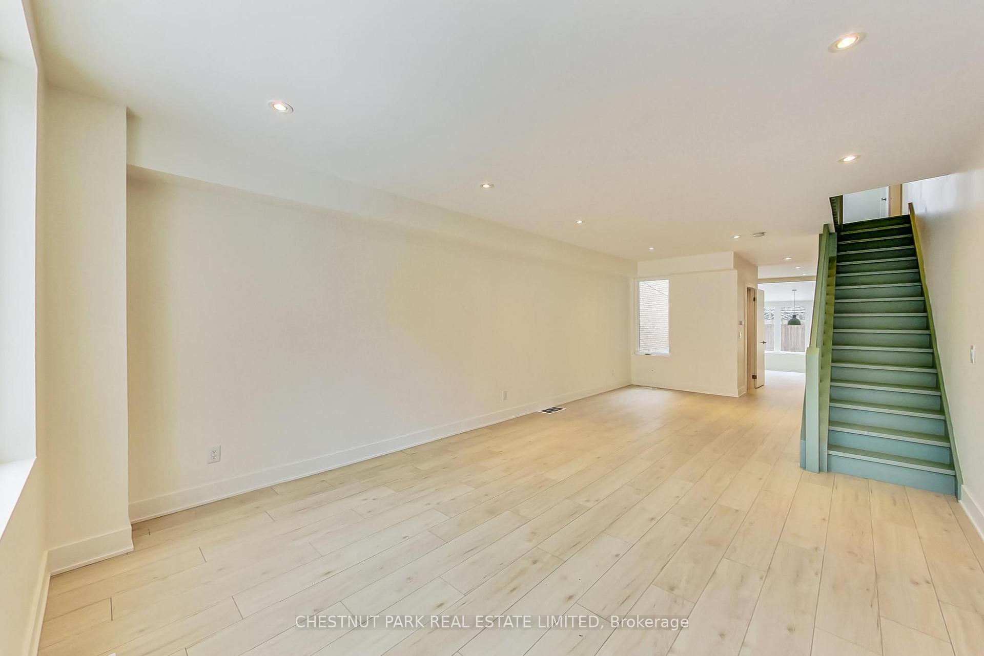 Photo 2 of 220 Albany Avenue, Toronto, The Annex — HOMEH