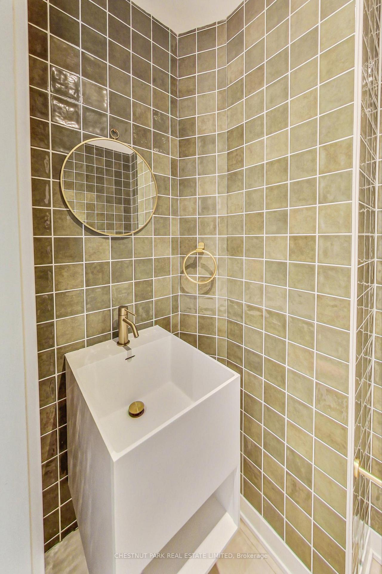 Photo 13 of 220 Albany Avenue, Toronto, The Annex — HOMEH