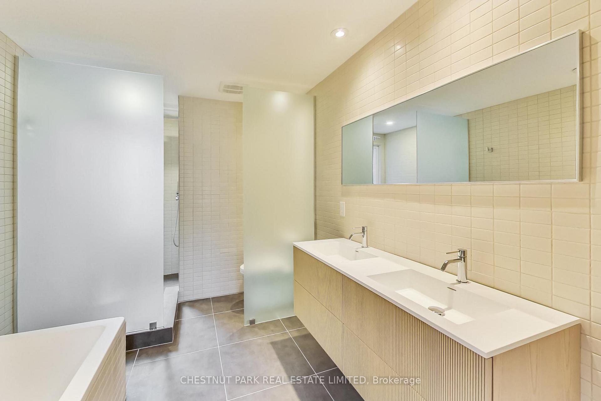 Photo 15 of 220 Albany Avenue, Toronto, The Annex — HOMEH