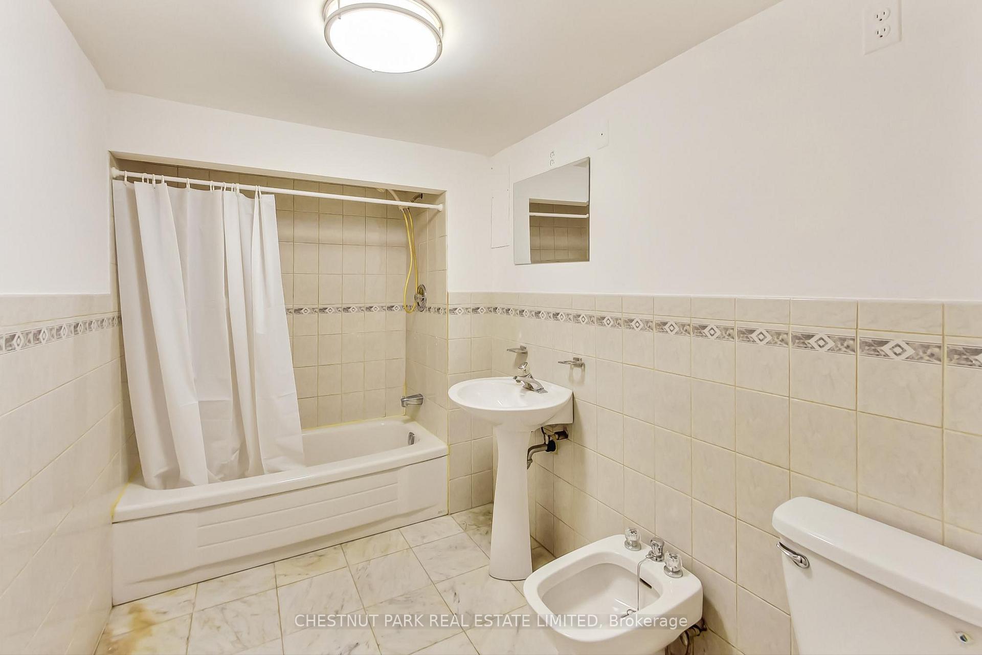 Photo 34 of 220 Albany Avenue, Toronto, The Annex — HOMEH