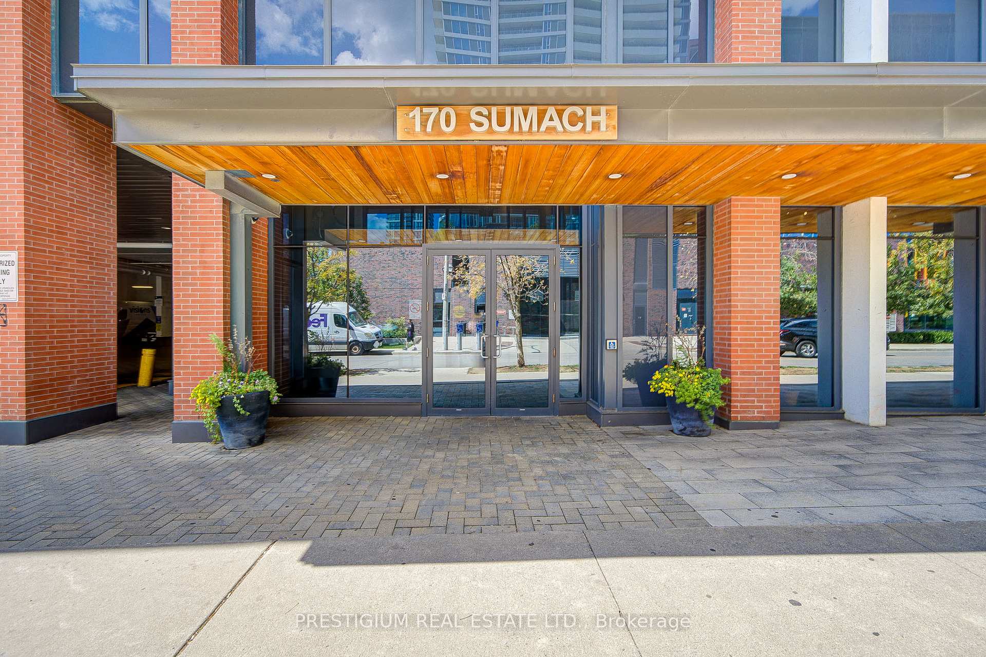 Photo 5 of Unit 418, 170 Sumach Street, Toronto, Regent Park — HOMEH