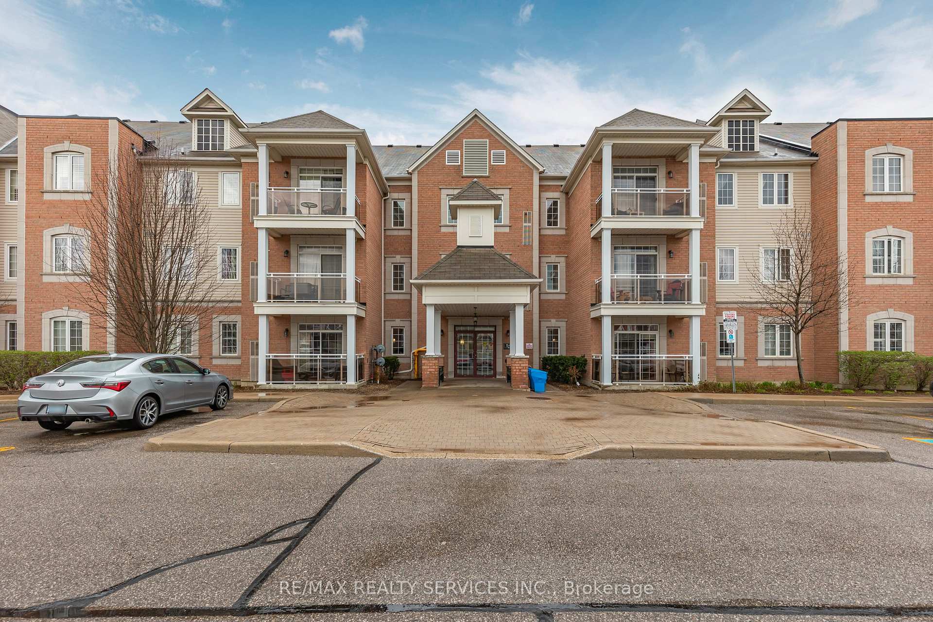 Photo 6 of Unit 123, 54 Harvey Johnston Way, Whitby, Brooklin — HOMEH