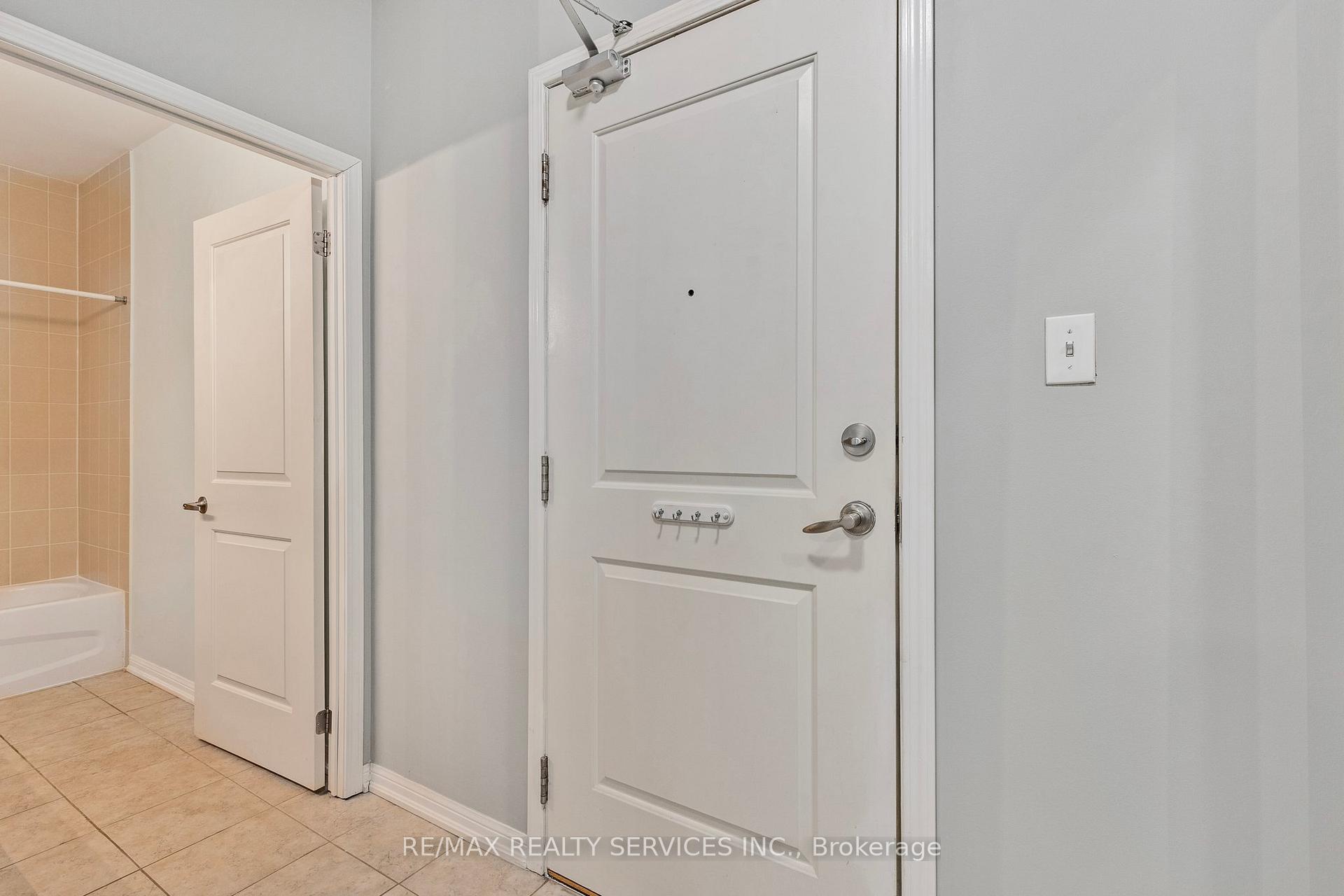 Photo 2 of Unit 123, 54 Harvey Johnston Way, Whitby, Brooklin — HOMEH