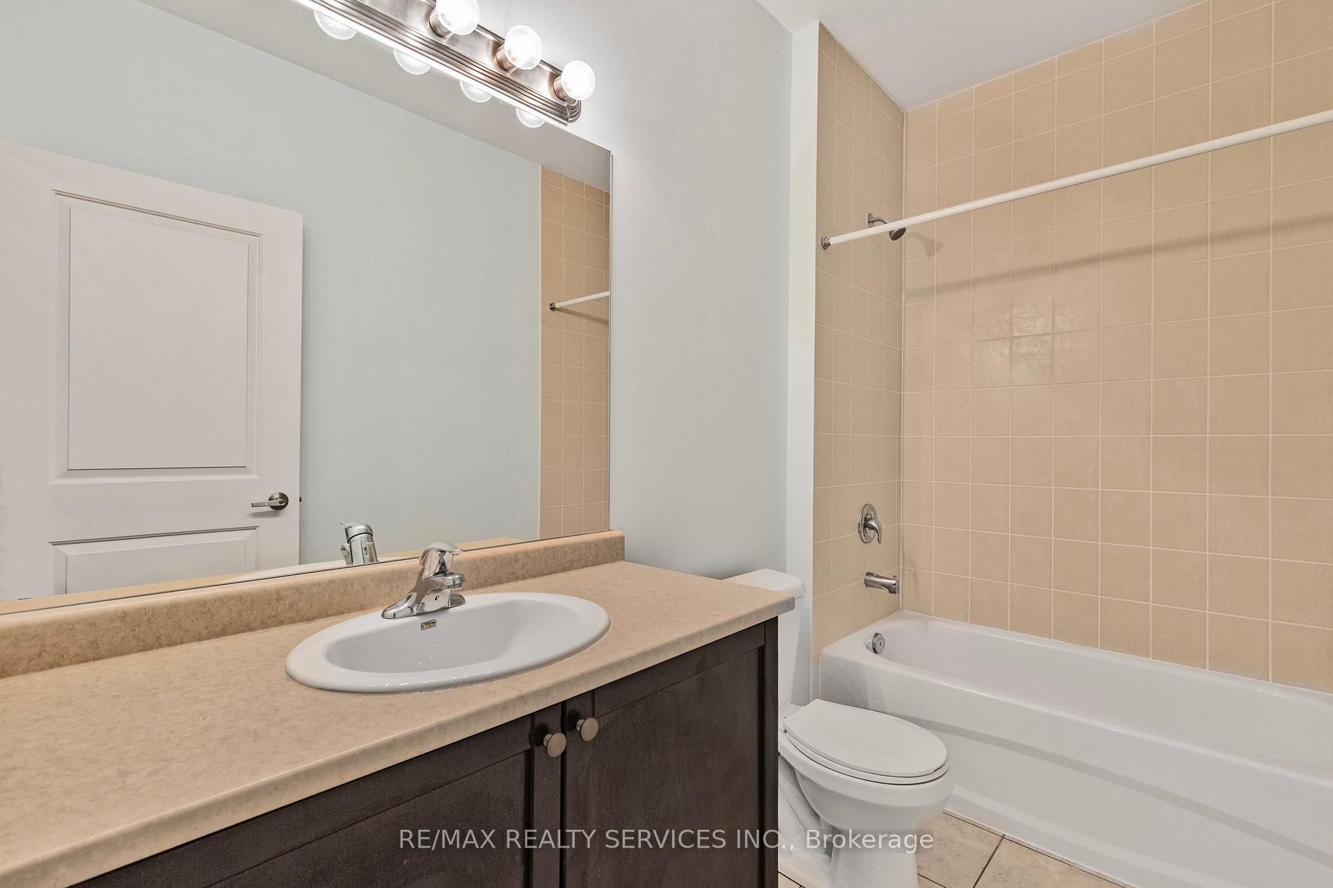 Photo 4 of Unit 123, 54 Harvey Johnston Way, Whitby, Brooklin — HOMEH