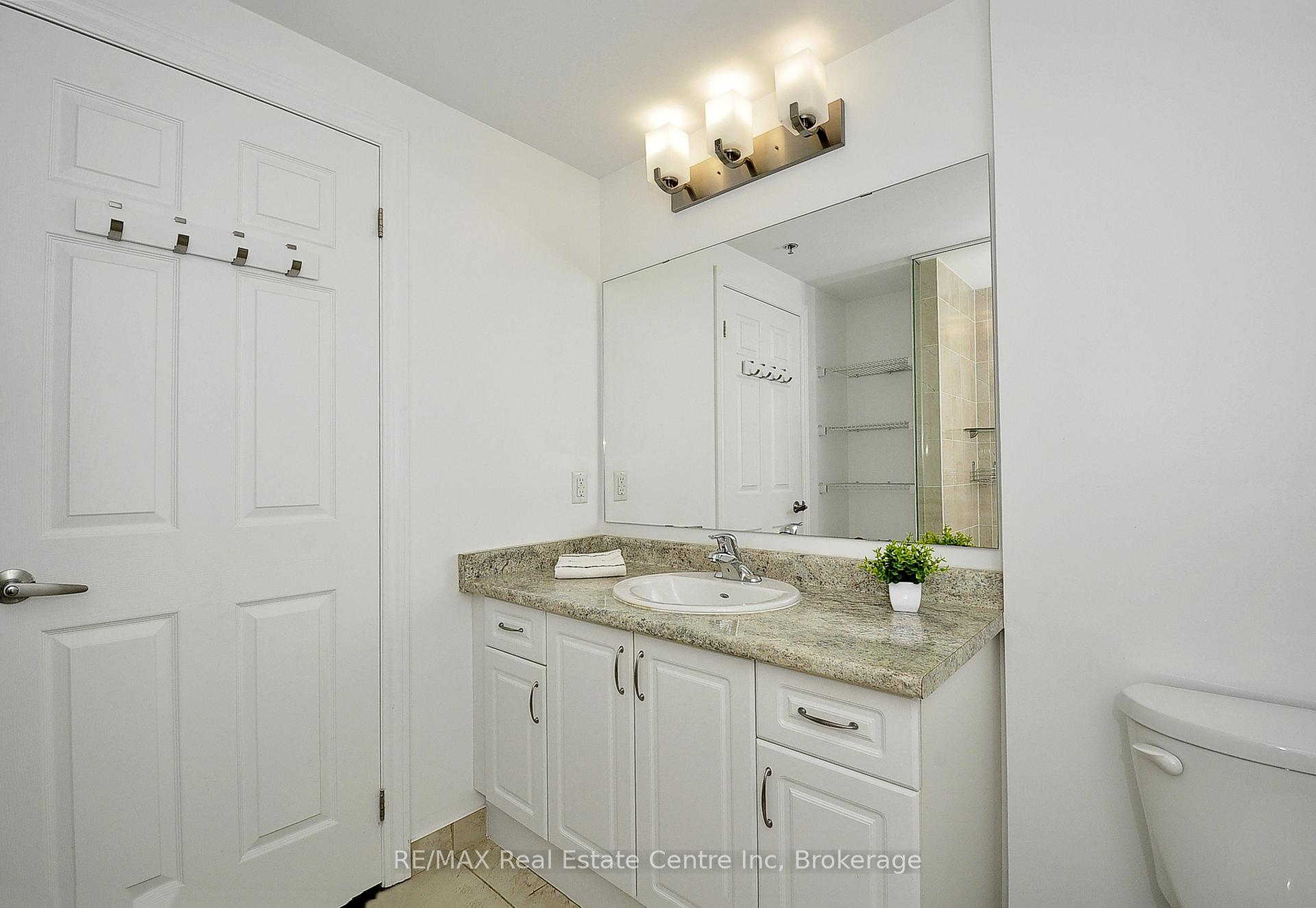 Photo 13 of Unit 217, 21 Brookhouse Drive, Clarington, Newcastle — HOMEH