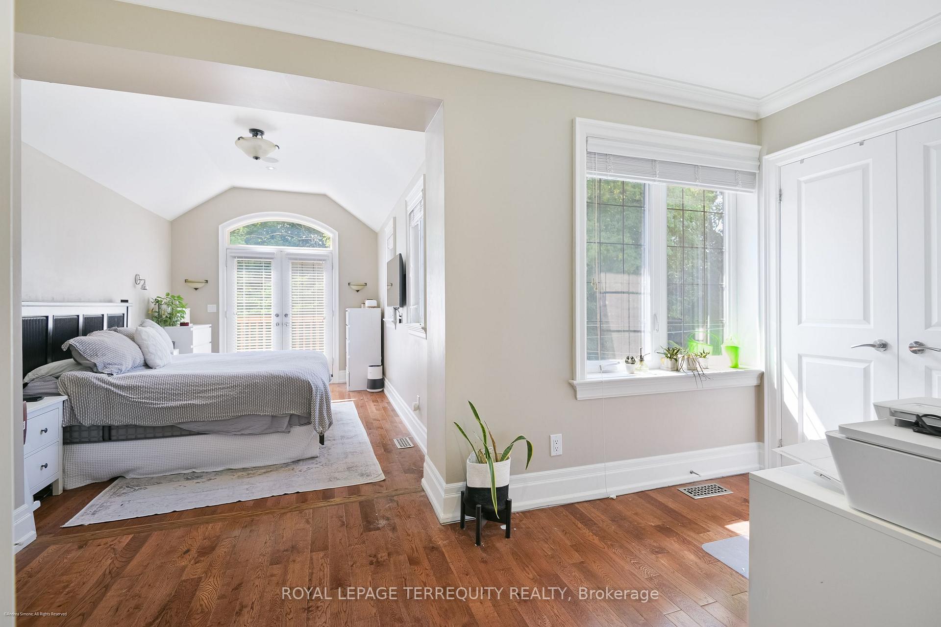 Photo 12 of 137 Hillsdale Avenue E, Toronto, Mount Pleasant East — HOMEH