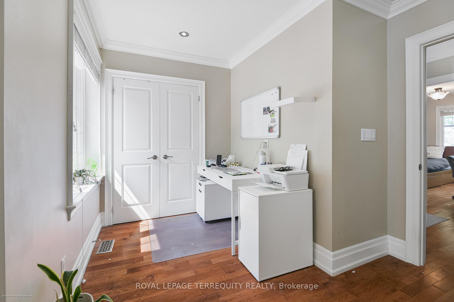 Photo 10 of 137 Hillsdale Avenue E, Toronto, Mount Pleasant East — HOMEH