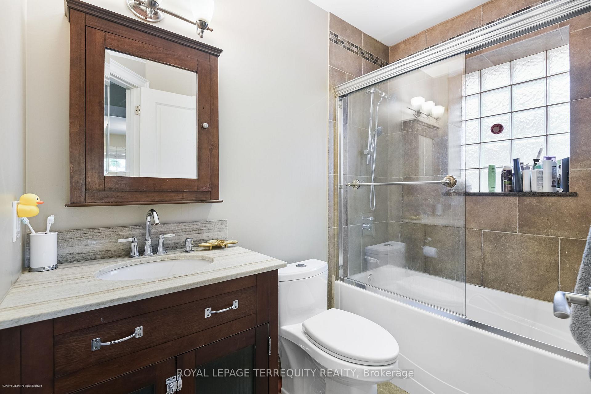 Photo 18 of 137 Hillsdale Avenue E, Toronto, Mount Pleasant East — HOMEH