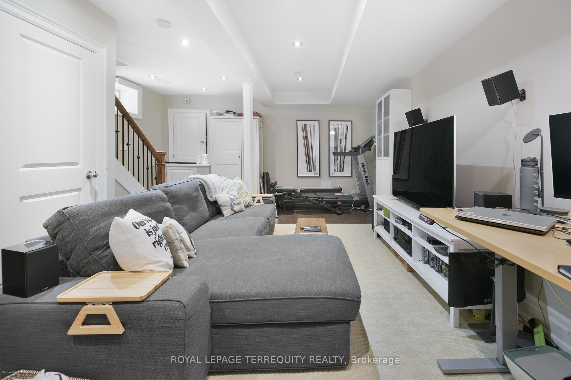 Photo 14 of 137 Hillsdale Avenue E, Toronto, Mount Pleasant East — HOMEH