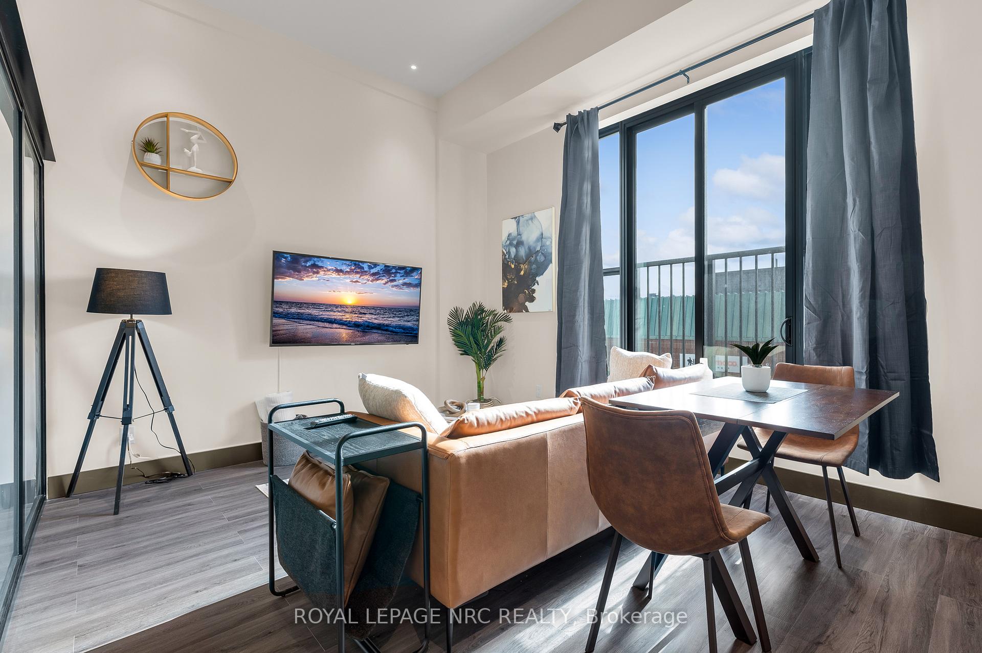 Photo 3 of Unit 204, 121 King Street E, Hamilton, Beasley — HOMEH