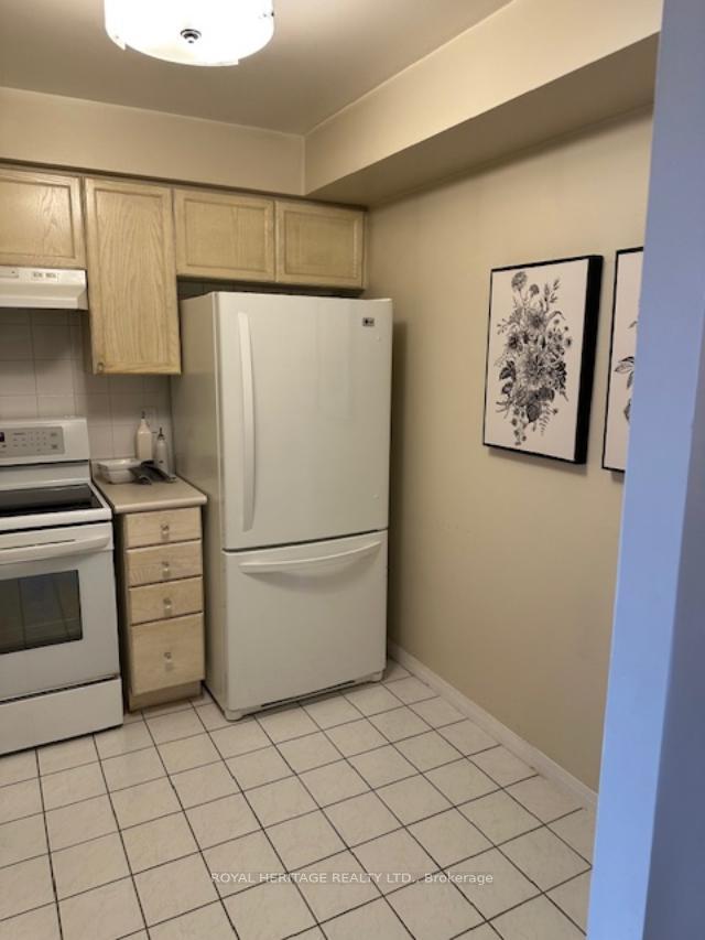 Photo 6 of Unit 603, 1000 The Esplanade N, Pickering, Town Centre — HOMEH