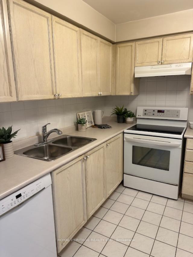 Photo 10 of Unit 603, 1000 The Esplanade N, Pickering, Town Centre — HOMEH