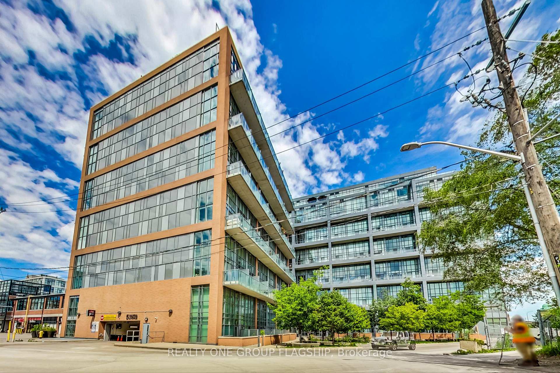 Front of Unit 617, 5 Hanna Avenue