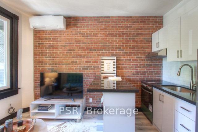 Photo 1 of Unit 4, 262 Sherbourne Street, Toronto, Moss Park — HOMEH