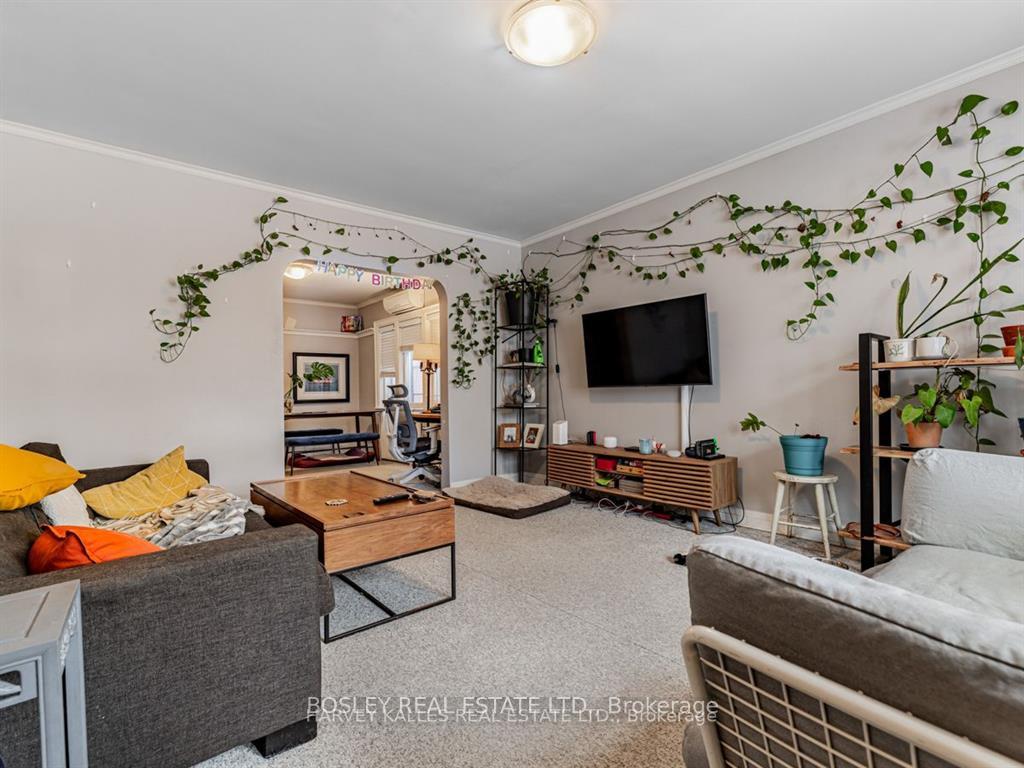 Photo 7 of Unit Main, 139 Manor Road, Toronto, Mount Pleasant West — HOMEH