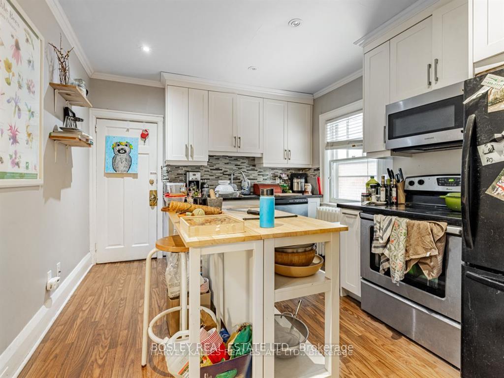 Photo 6 of Unit Main, 139 Manor Road, Toronto, Mount Pleasant West — HOMEH