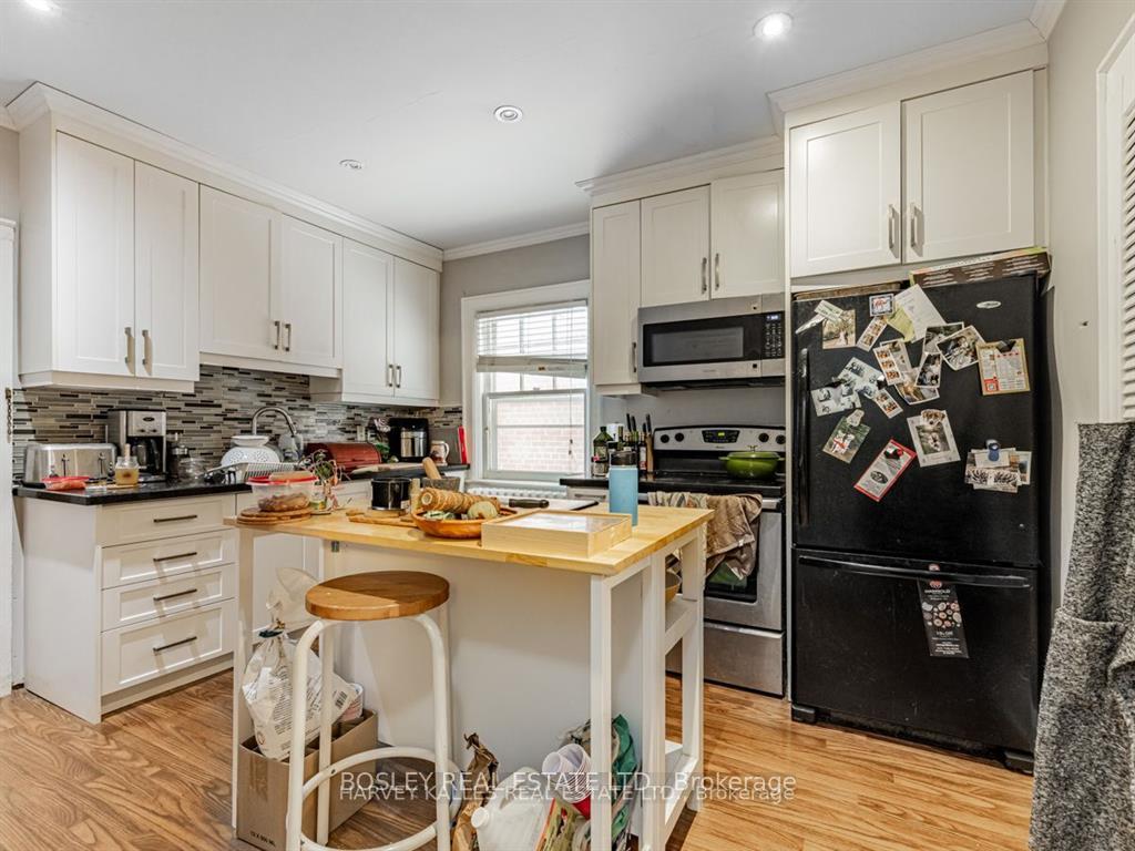 Photo 5 of Unit Main, 139 Manor Road, Toronto, Mount Pleasant West — HOMEH