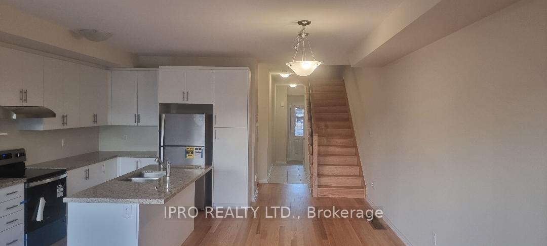 Photo 3 of 2082 Coppenwood Common, Burlington, Tyandaga — HOMEH