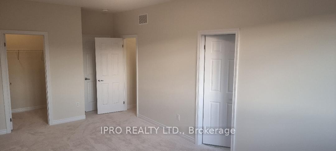 Photo 5 of 2082 Coppenwood Common, Burlington, Tyandaga — HOMEH