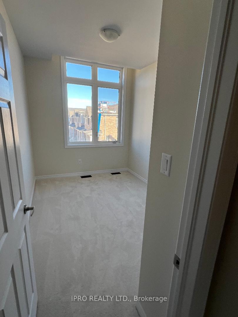 Photo 10 of 2082 Coppenwood Common, Burlington, Tyandaga — HOMEH