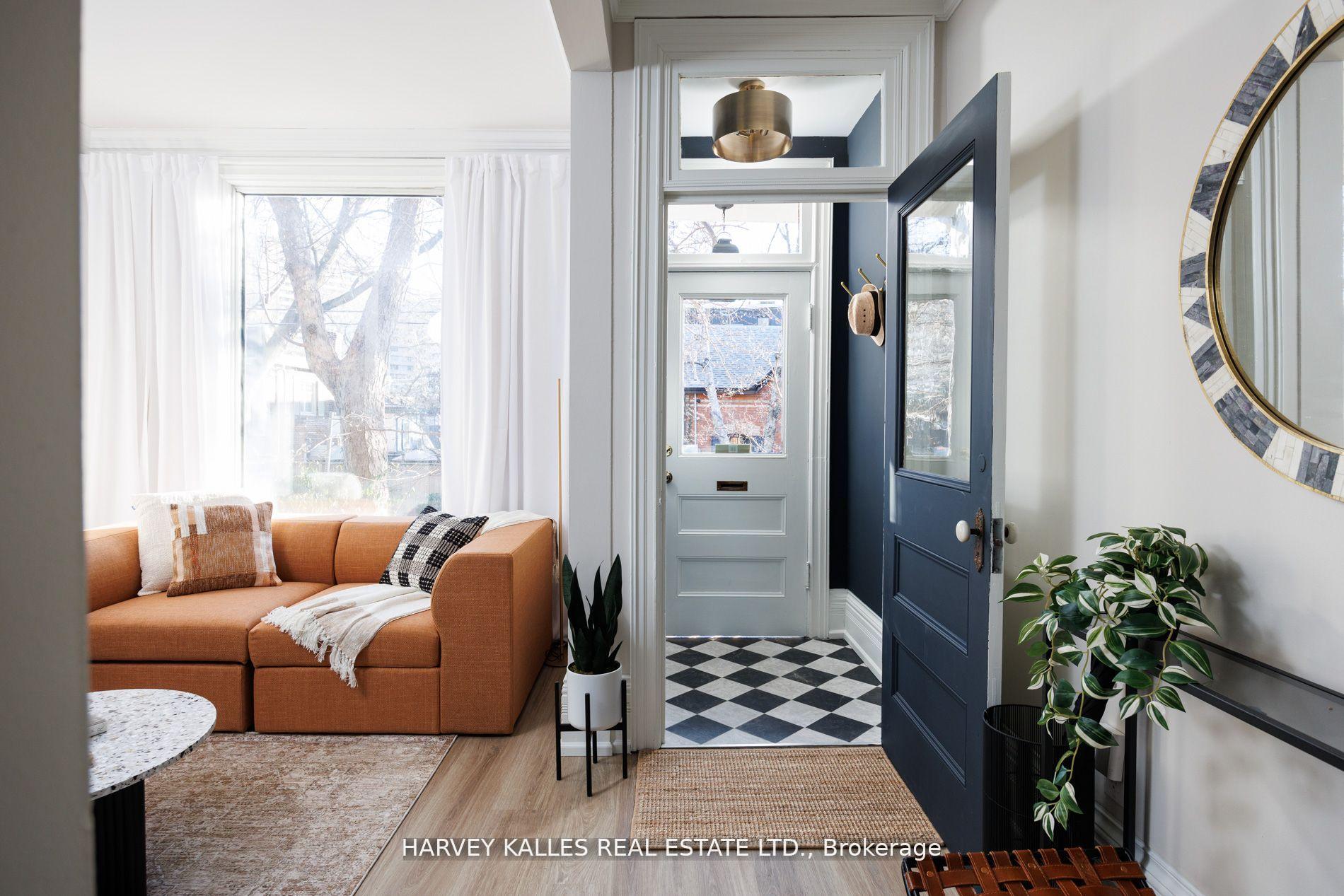 Photo 2 of 158 Spruce Street, Toronto, Cabbagetown-South St. James Town — HOMEH