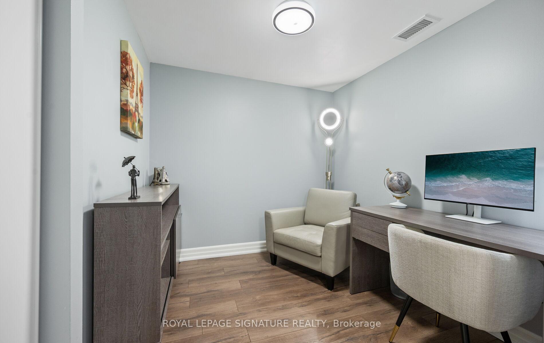 Photo 5 of Unit 1405, 8 Scollard Street, Toronto, The Annex — HOMEH
