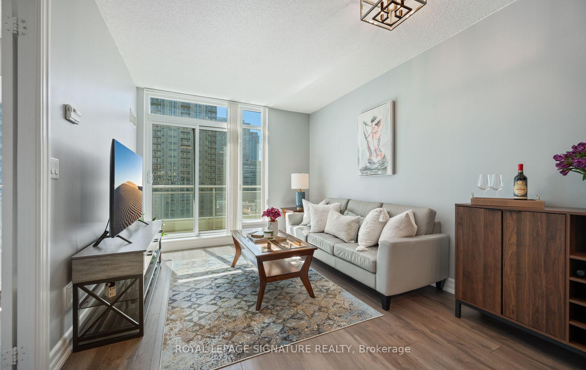 Photo 11 of Unit 1405, 8 Scollard Street, Toronto, The Annex — HOMEH