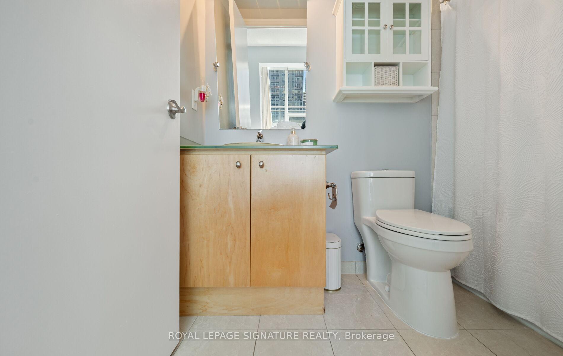 Photo 9 of Unit 1405, 8 Scollard Street, Toronto, The Annex — HOMEH