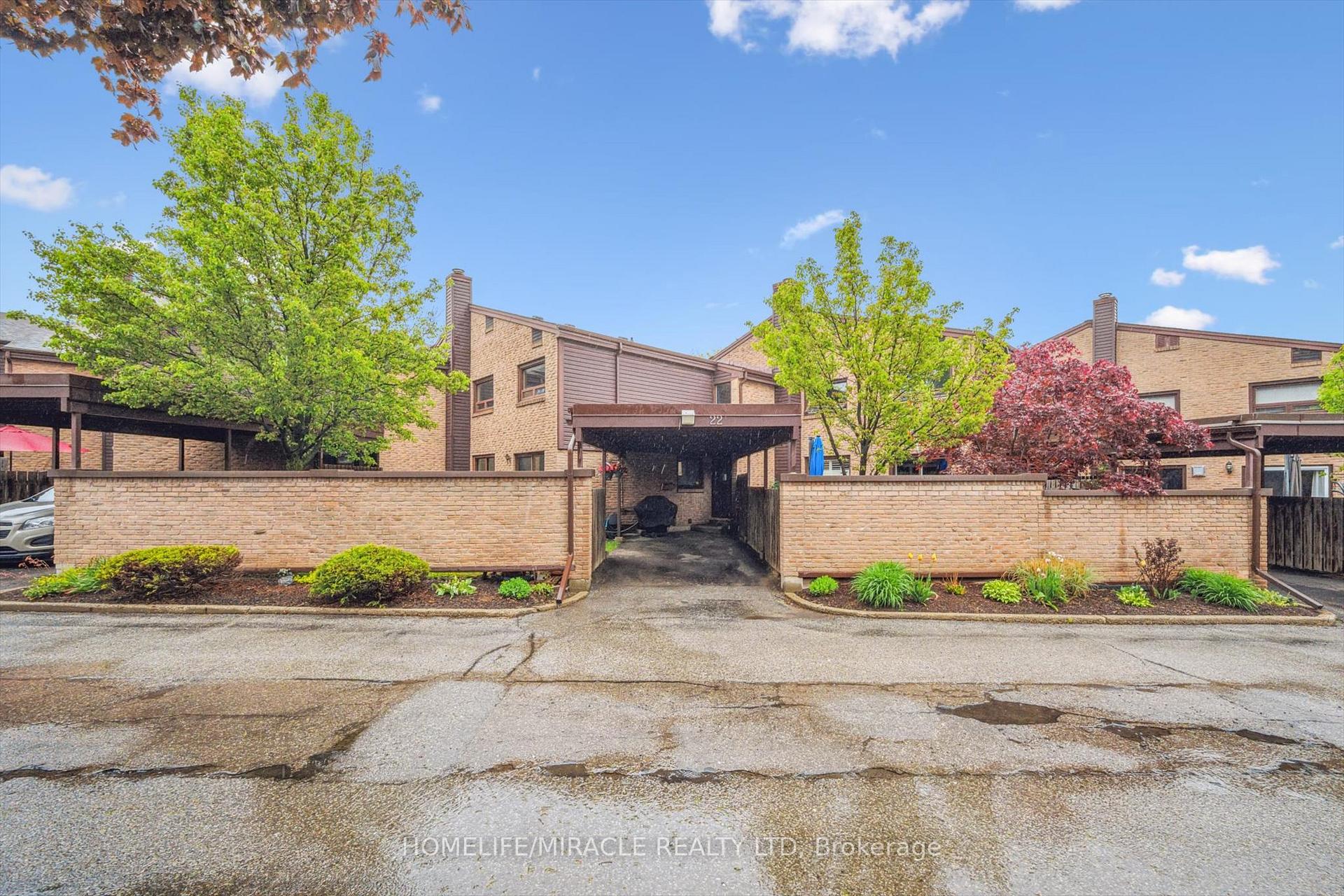 Photo 3 of Unit 22, 28 Underhill Crescent, Kitchener — HOMEH