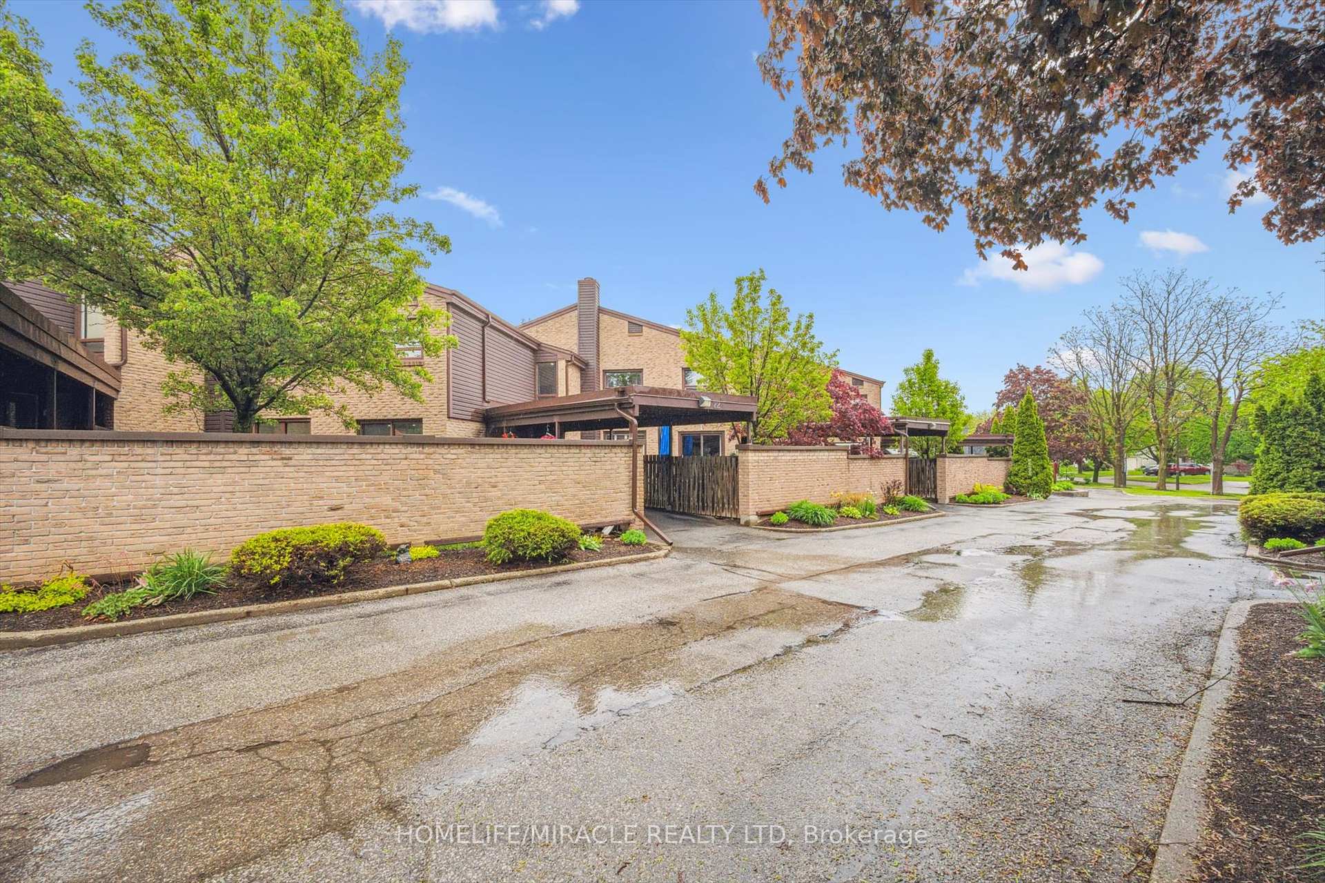 Photo 12 of Unit 22, 28 Underhill Crescent, Kitchener — HOMEH