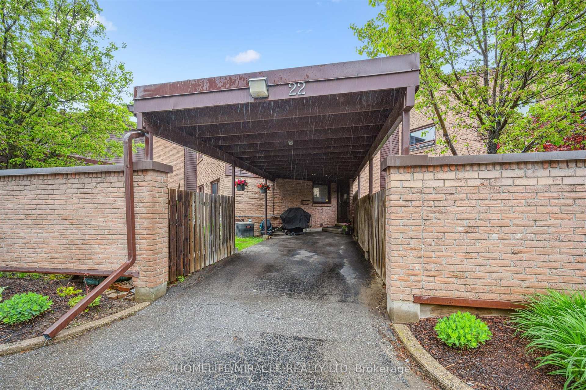 Photo 10 of Unit 22, 28 Underhill Crescent, Kitchener — HOMEH
