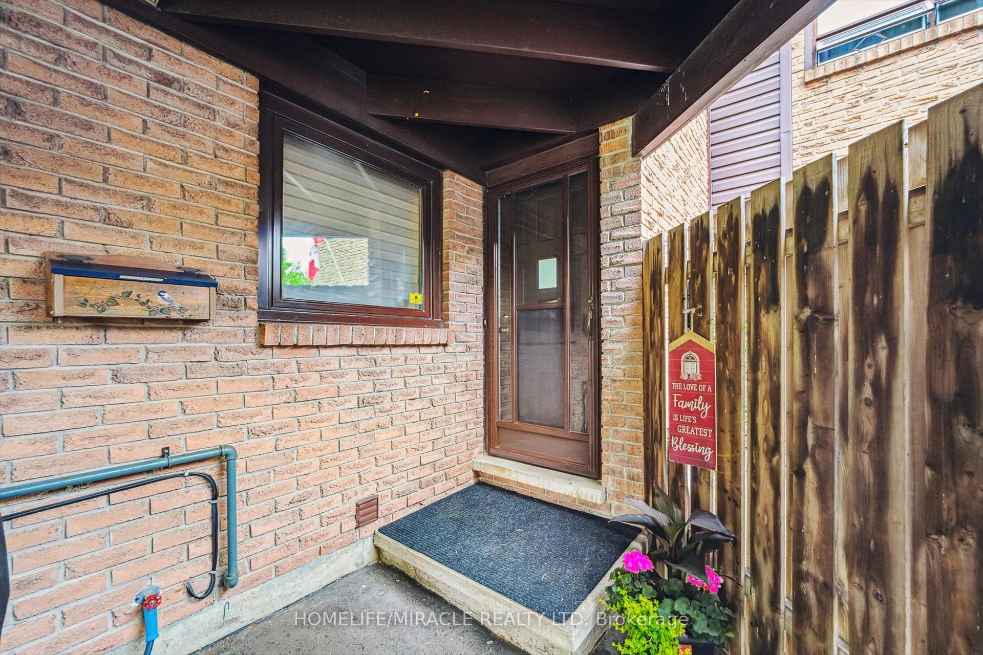 Photo 9 of Unit 22, 28 Underhill Crescent, Kitchener — HOMEH