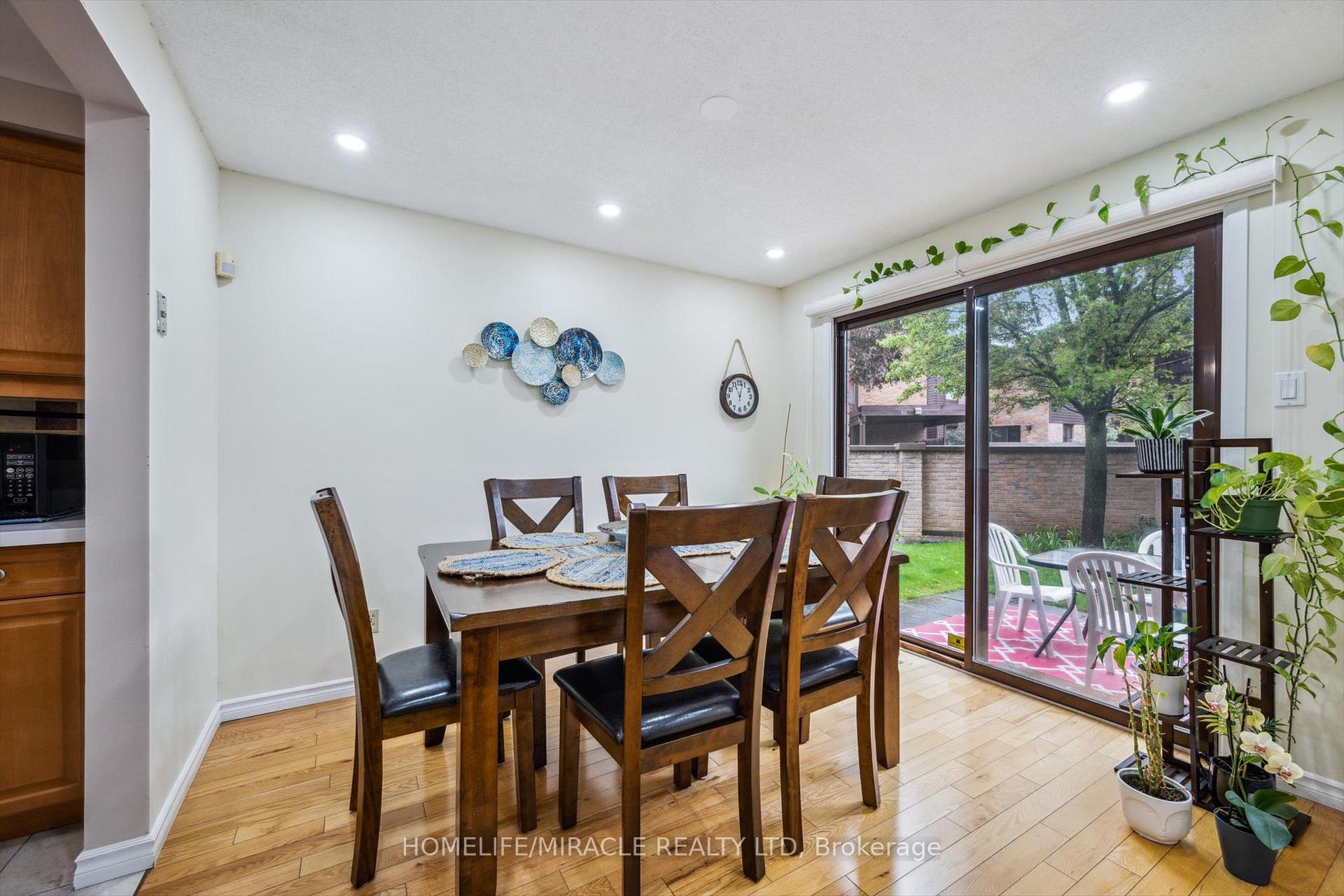 Photo 15 of Unit 22, 28 Underhill Crescent, Kitchener — HOMEH