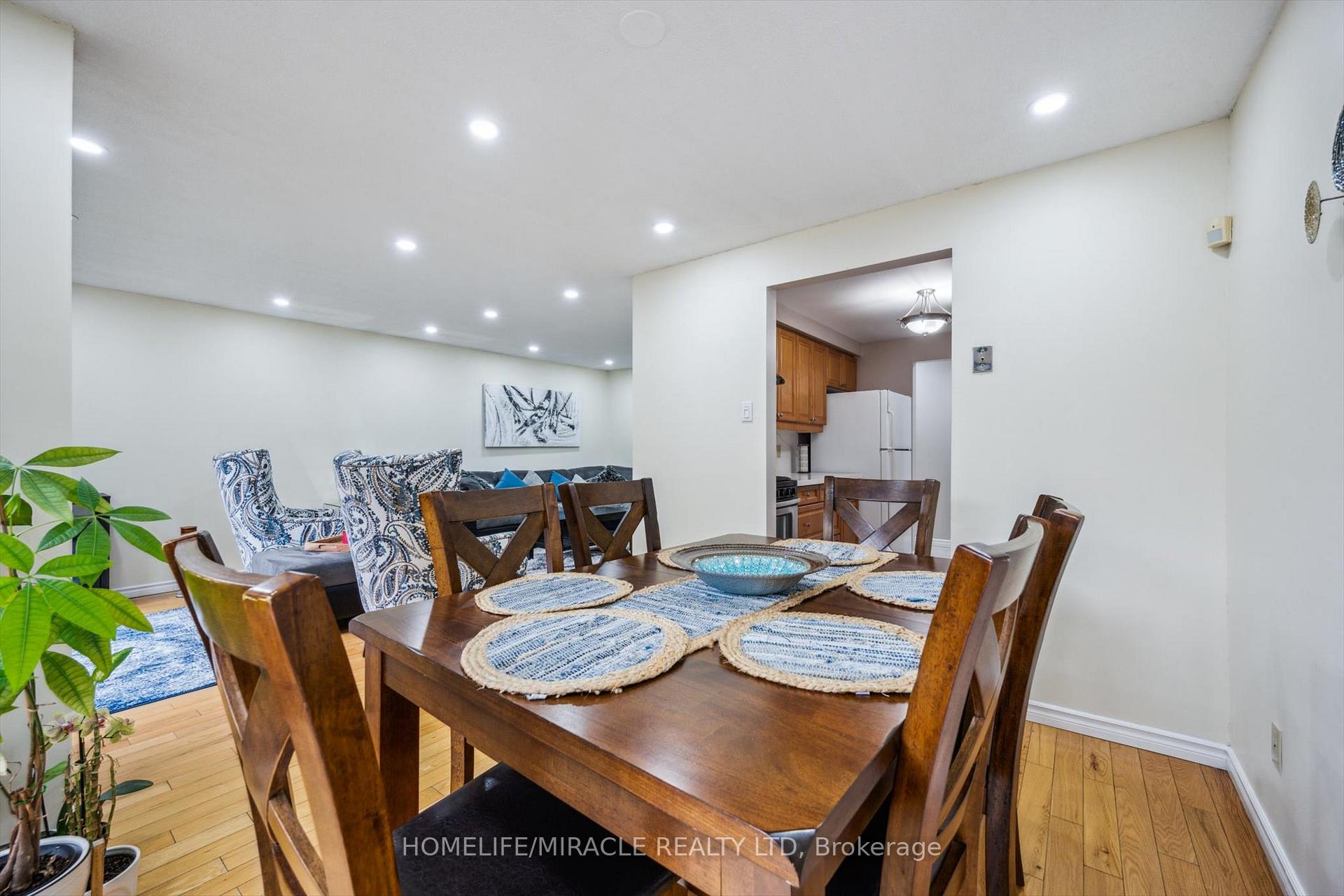 Photo 11 of Unit 22, 28 Underhill Crescent, Kitchener — HOMEH