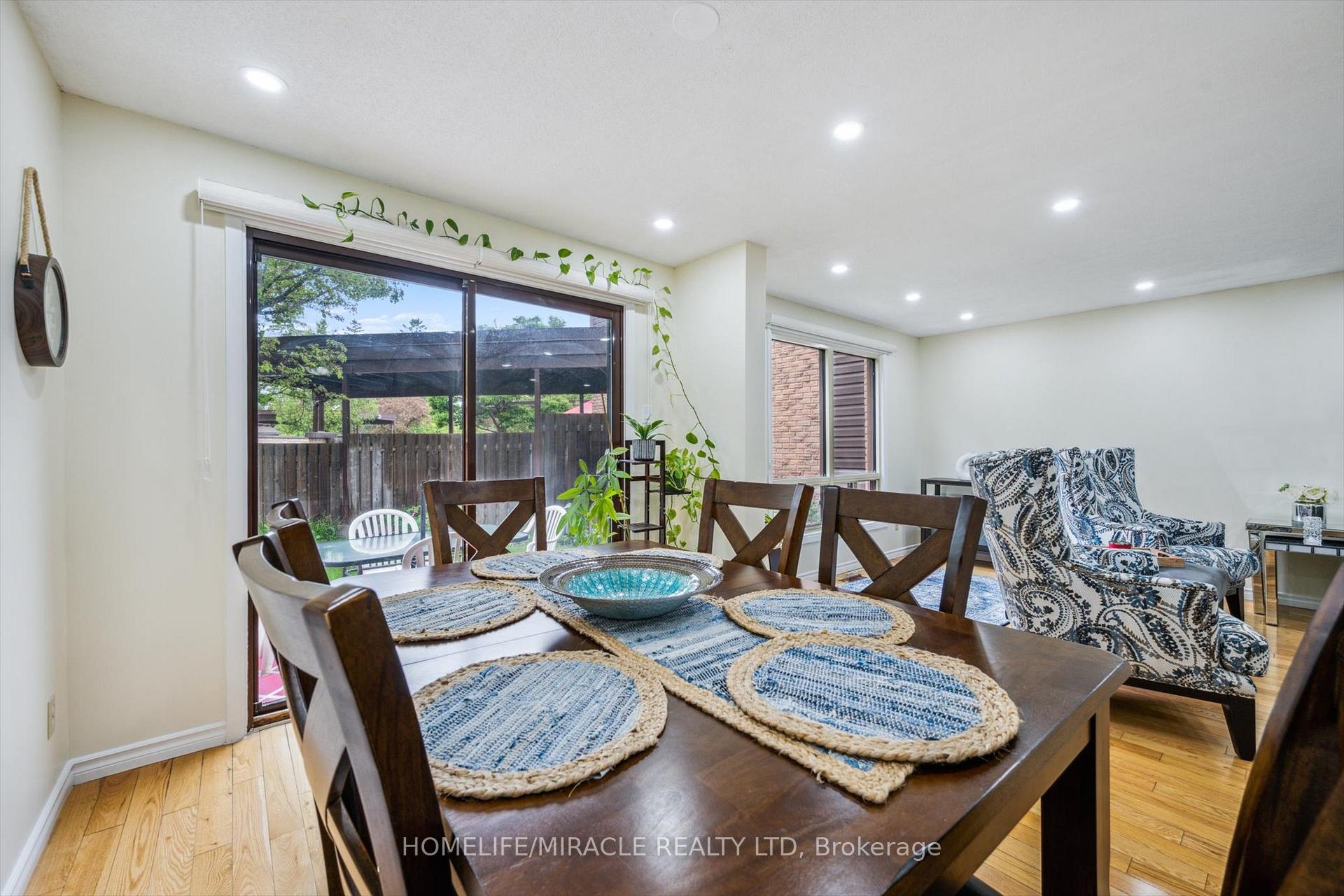 Photo 8 of Unit 22, 28 Underhill Crescent, Kitchener — HOMEH