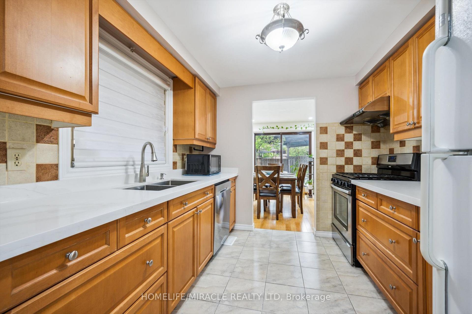 Photo 7 of Unit 22, 28 Underhill Crescent, Kitchener — HOMEH