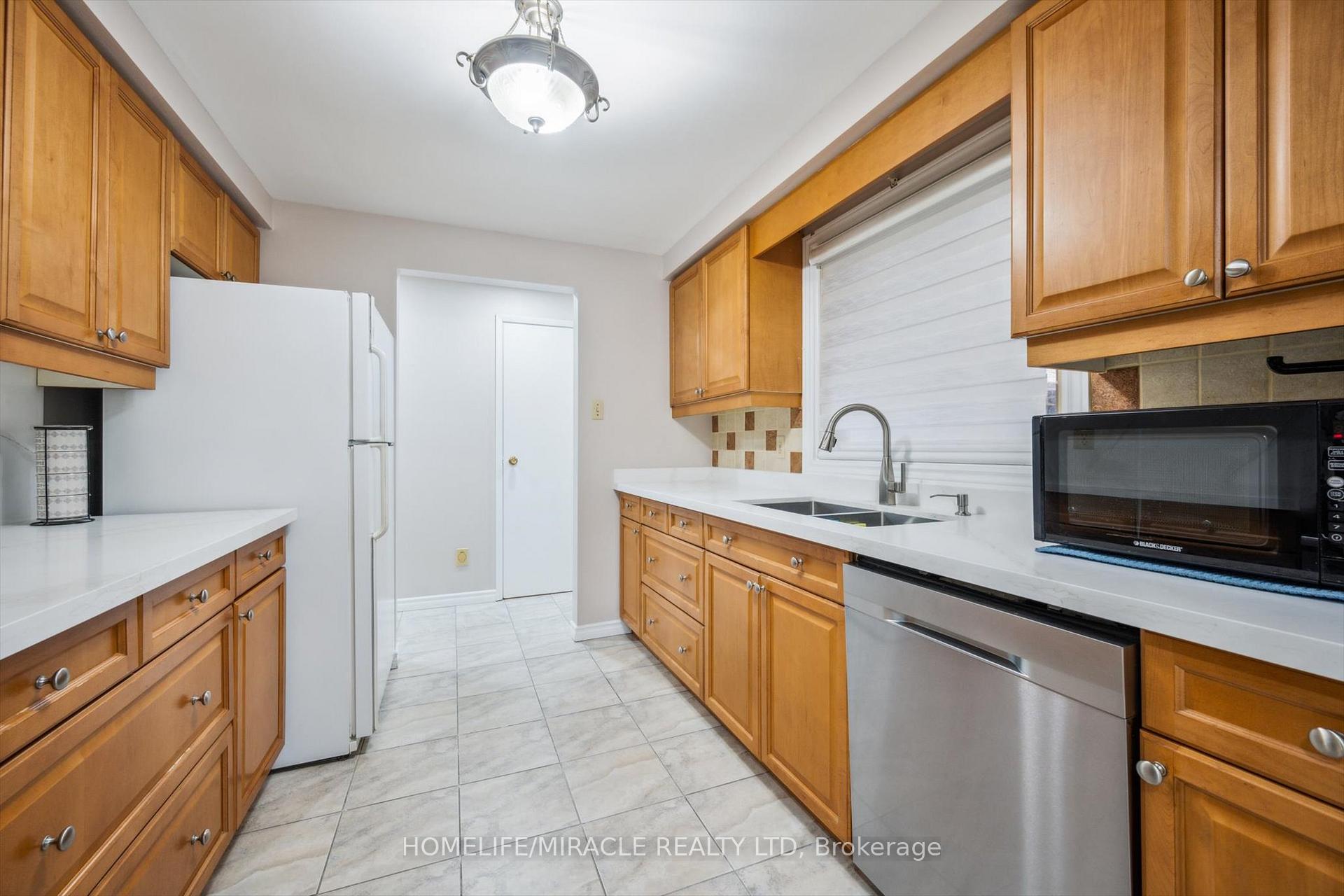 Photo 21 of Unit 22, 28 Underhill Crescent, Kitchener — HOMEH