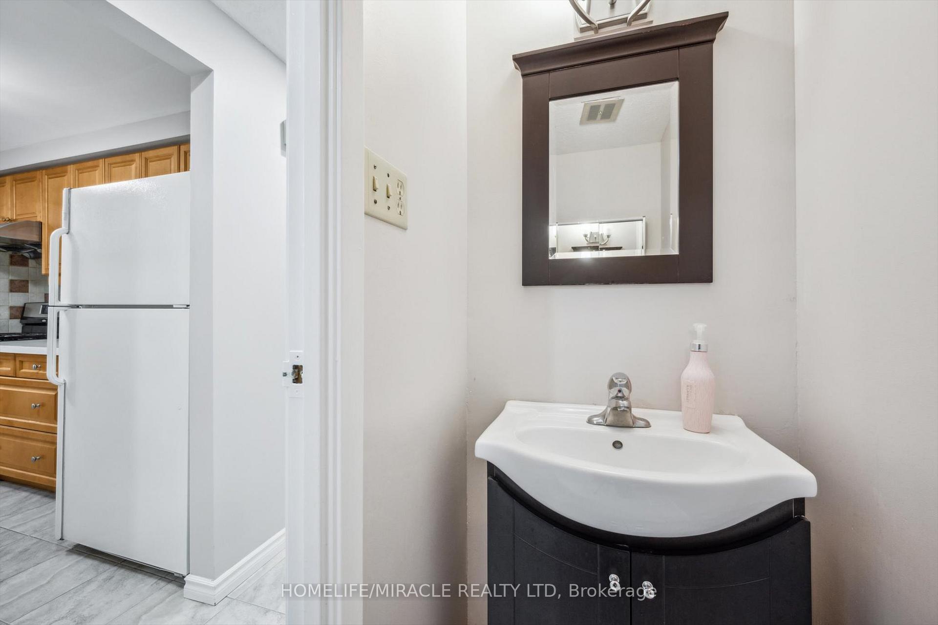 Photo 6 of Unit 22, 28 Underhill Crescent, Kitchener — HOMEH