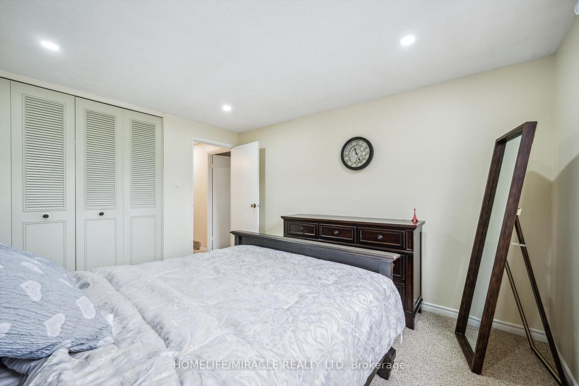Photo 37 of Unit 22, 28 Underhill Crescent, Kitchener — HOMEH