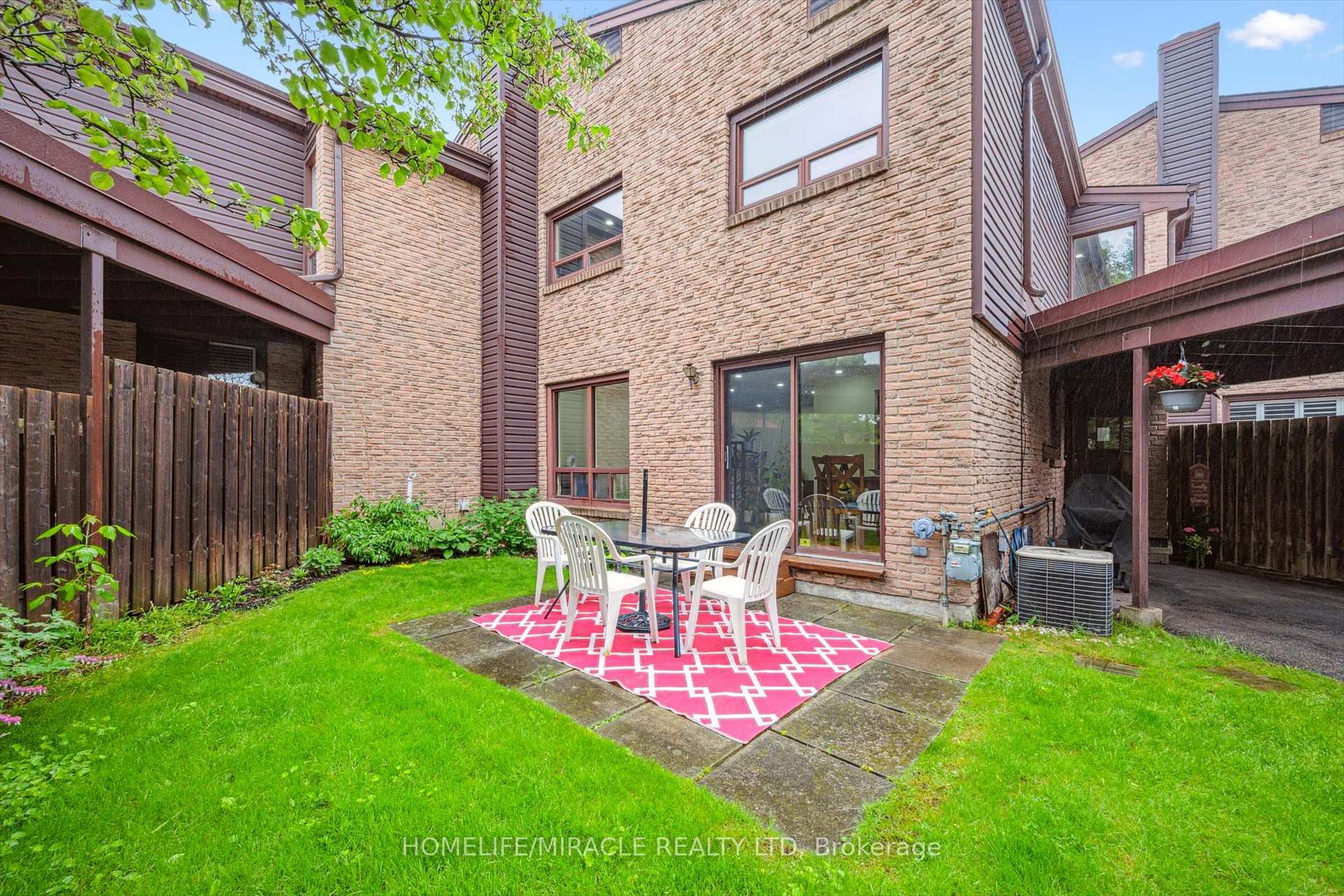 Photo 32 of Unit 22, 28 Underhill Crescent, Kitchener — HOMEH