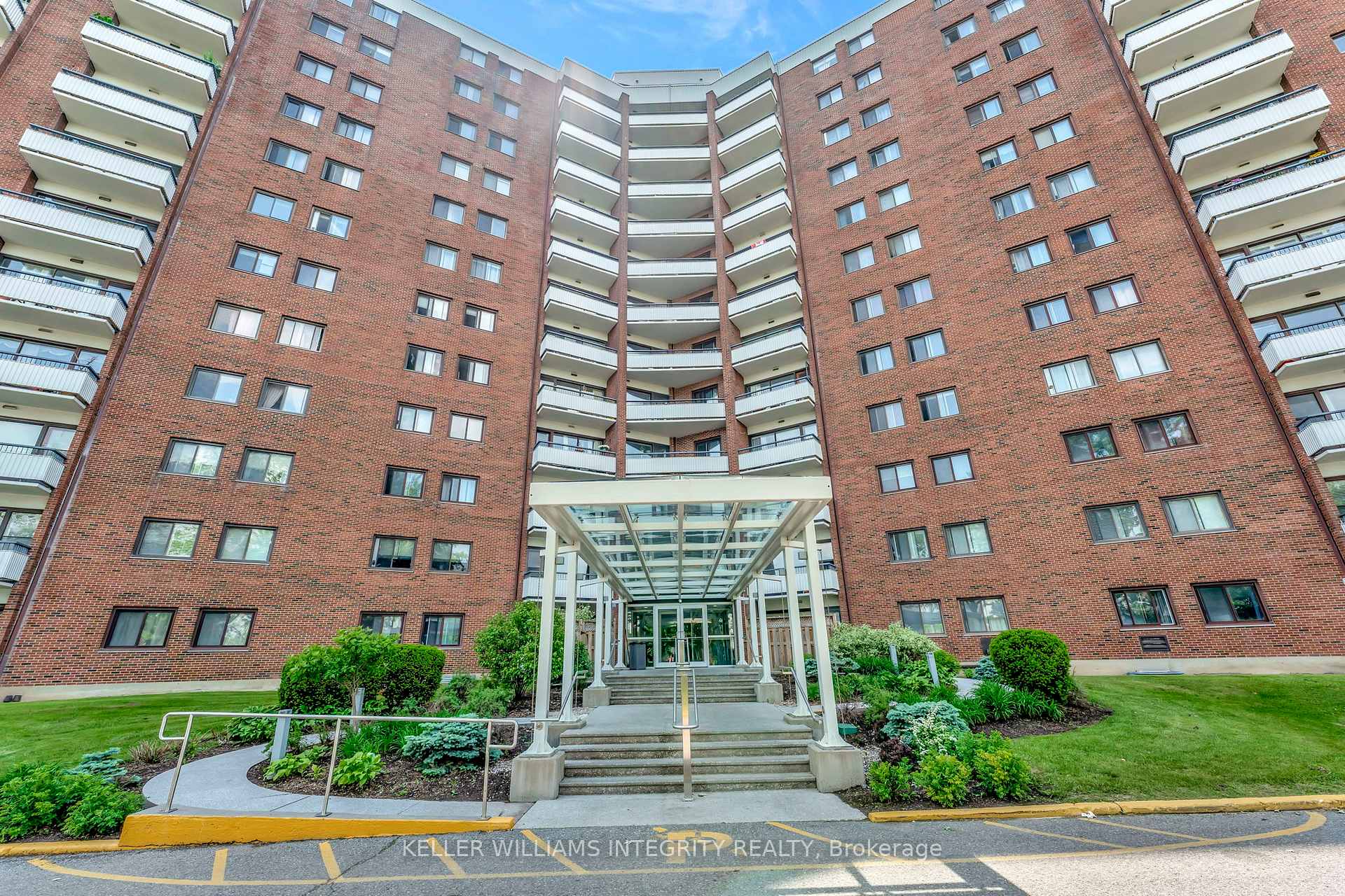 Front of Unit 504, 20 Chesterton Drive