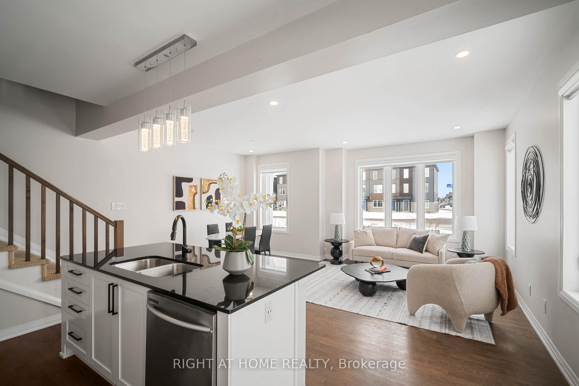 Photo 6 of 1070 Chapman Mills Drive, Ottawa, Barrhaven - Heritage Park — HOMEH