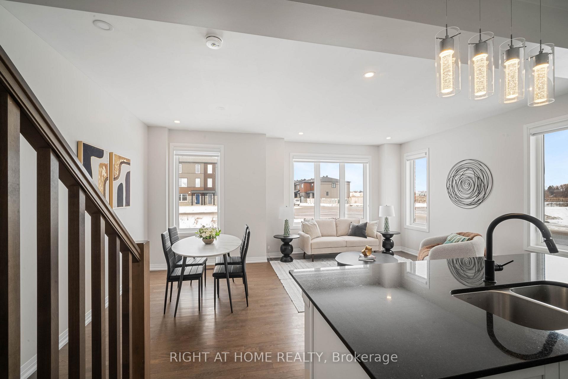 Photo 7 of 1070 Chapman Mills Drive, Ottawa, Barrhaven - Heritage Park — HOMEH