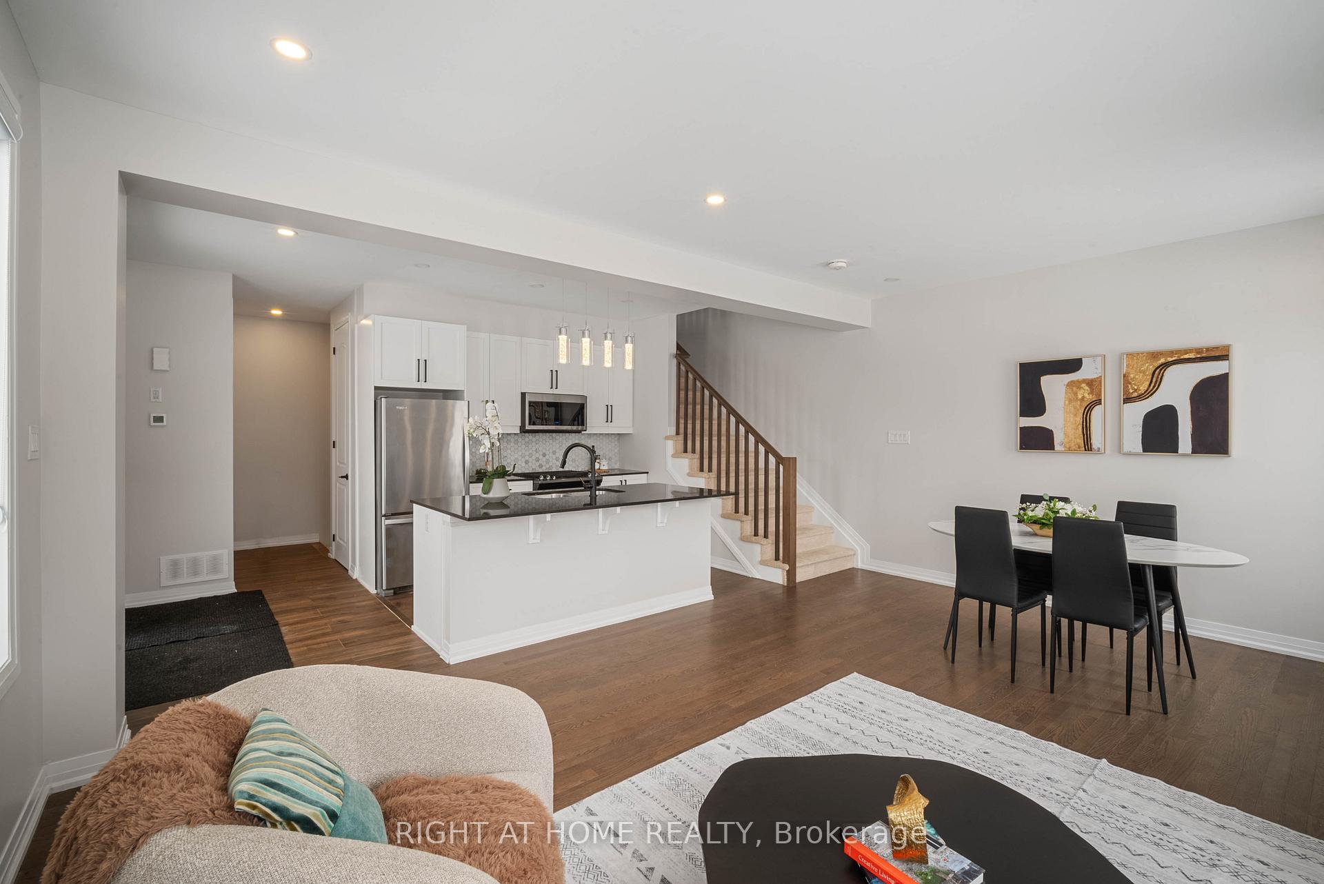 Photo 8 of 1070 Chapman Mills Drive, Ottawa, Barrhaven - Heritage Park — HOMEH