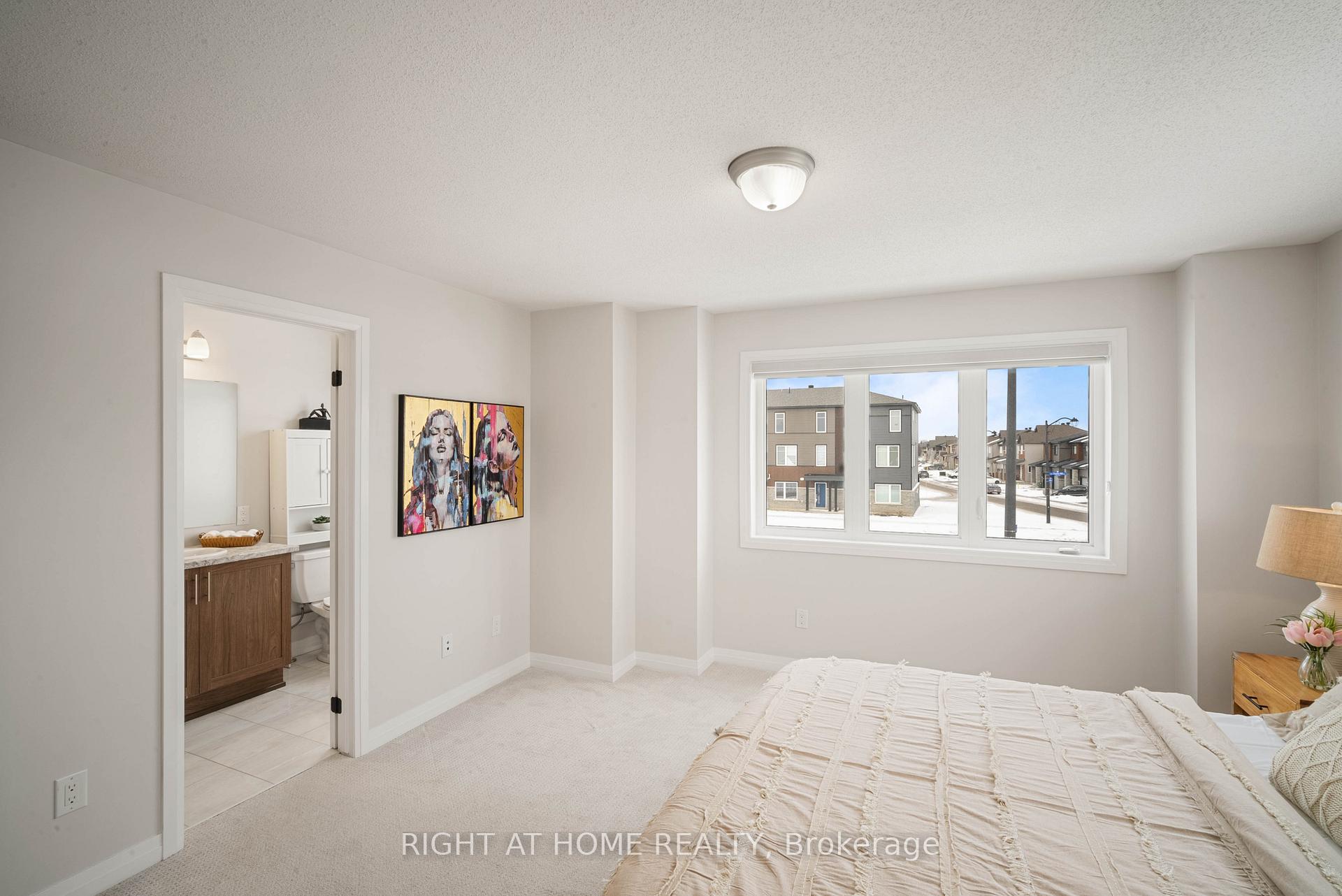 Photo 15 of 1070 Chapman Mills Drive, Ottawa, Barrhaven - Heritage Park — HOMEH