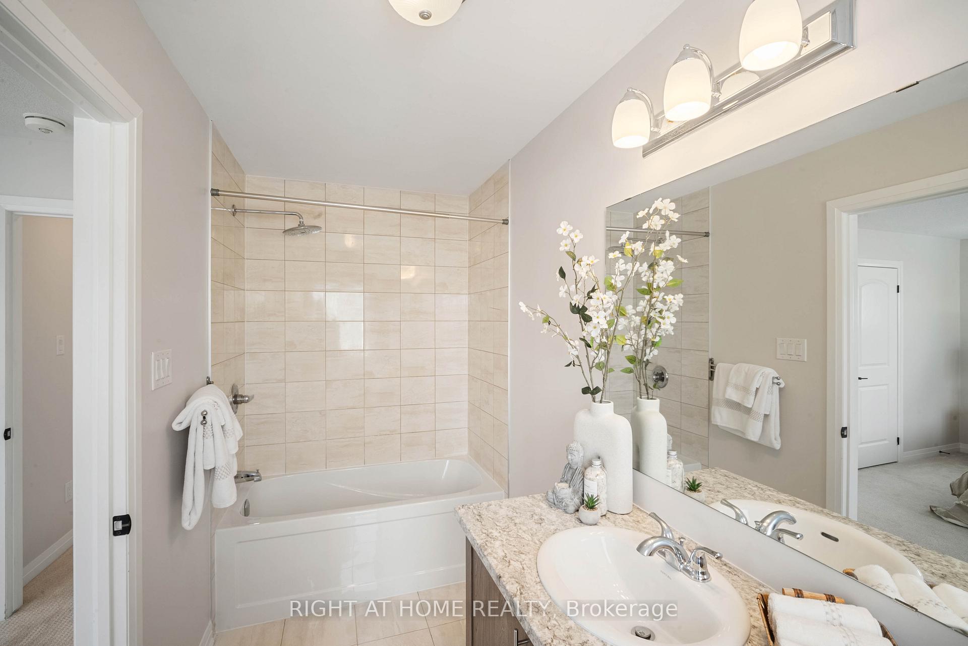 Photo 17 of 1070 Chapman Mills Drive, Ottawa, Barrhaven - Heritage Park — HOMEH